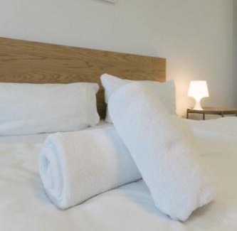 Innenstadt-West Apartamento | NEUES Apartment in Top Lage, free Parking max 1,65m Höhe und 1,8m Breite