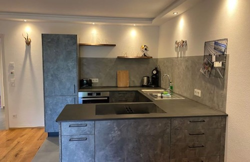 Holzkirchen Apartamento | Neurenovierte Ferienwohnung "räsl"