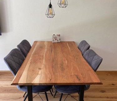 Holzkirchen Apartamento | Neurenovierte Ferienwohnung Franzl
