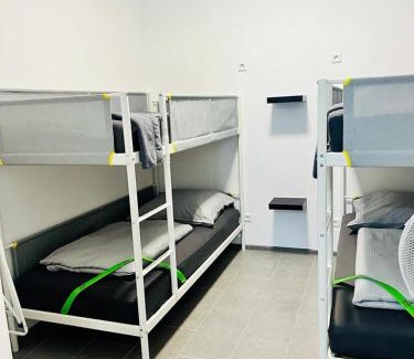 Freiberg am Neckar Apartamento | Neuwertiges Apartment mit schnellem WLAN, Netflix, Glasfaser, Kostenlose Privatparkplatz auch für Transporter geeignet R20