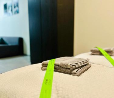 Freiberg am Neckar Apartamento | Neuwertiges Apartment mit schnellem WLAN, Netflix, Glasfaser, Kostenlose Privatparkplatz auch für Transporter geeignet R21