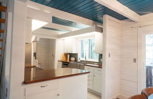 Nevada City Casa | Nevada City Cabin Pups and Long Stays Welcome
