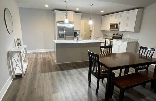 Lake Mills Casa | New 1/2 Duplex near Brewery