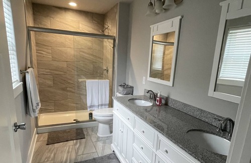 Lake Mills Casa | New 1/2 Duplex near Brewery
