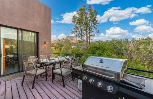 West Sedona Villa | NEW! 1 Acre West Sedona Estate Spa Game Room Stunning View Direct Trail Access!