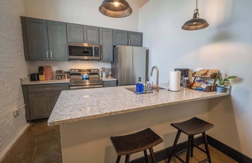 Buchanan Apartamento | New 1 Bedroom Apartment: Brewery| River| Downtown