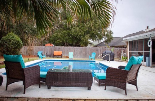 Navarre Casa | ~NEW~1 mins to Bay~8 Mins to Beach~Private Pool~Super relaxing beach theme