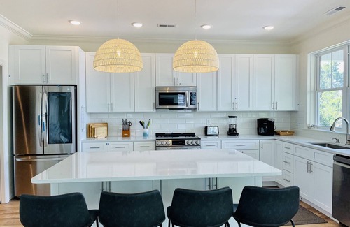 Murrells Inlet Casa | NEW| 100 steps to beach| Private Pool! Luxury Home| Near Pier