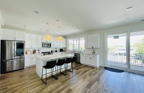 Murrells Inlet Casa | NEW| 100 steps to beach| Private Pool! Luxury Home| Near Pier