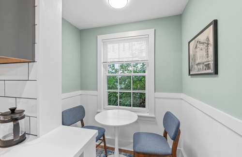Salem Apartamento | NEW 1803 Salem 1BR l Walk 2 Haunted Happenings