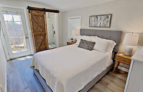Golden Hill Casa | Cottage cerca del centro, centro de convenciones, a 5 minutos de Coronado! (UN)