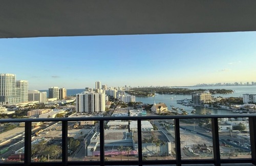 North Beach Apartamento | New 1bed 1.5bath 20th floor amazing views