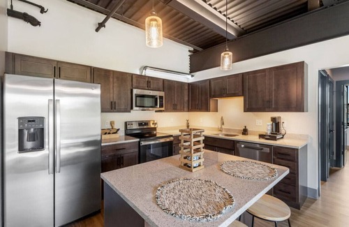 Stuart Apartamento | NEW 1br Luxury Condo w/ Balcony - 303