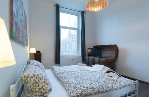 Dusseldorf Old Town Apartamento | New 1st Floor Flat, DUS city, 2BR, 2 Bath, Balcony