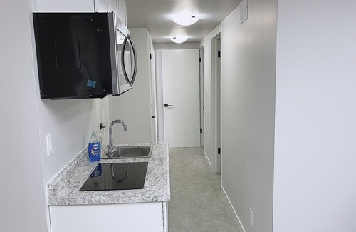 Fort Gary Casa | New 2 bedroom basement suite