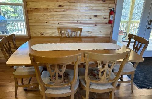 Salem Apartamento | NEW 2 Bedroom Cabin 2 Miles to Montauk State Park
