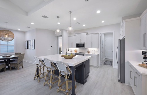 Naples Cabaña | New 2-bedroom cottage close to downtown Naples