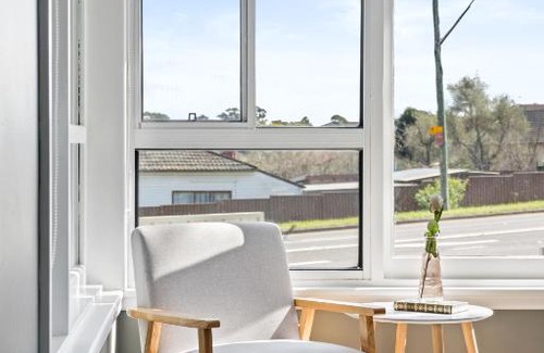 Bankstown Casa | New 2 Bedroom House 500m to Mall with Free Parking