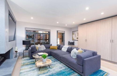 Aspen Casa | New 2 BR 2 and a half Bath - Luxurious Aspen Mountain Modern!