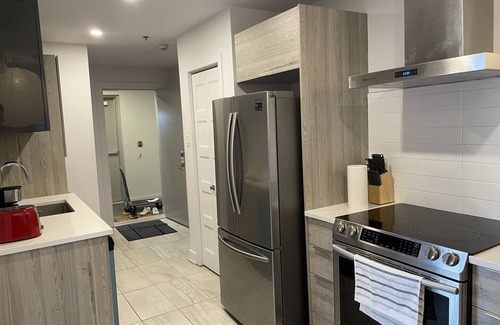 Cote-Des-Neiges—Notre-Dame-De-Grace Apartamento | New*2 Br*King and Queen* 1gbps Wi-Fi*private patio