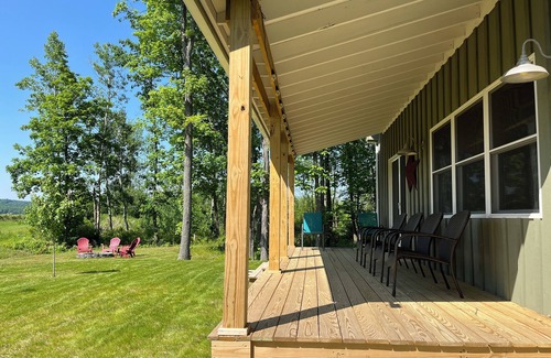Town of Jerusalem Cabaña | New 2024 Firefly Cottage in the heart of the FingerLakes. Amazing Vineyard views