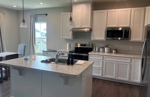 Wooster Casa | New 2024 Luxury 3BR Home Near Downtown Wooster & College