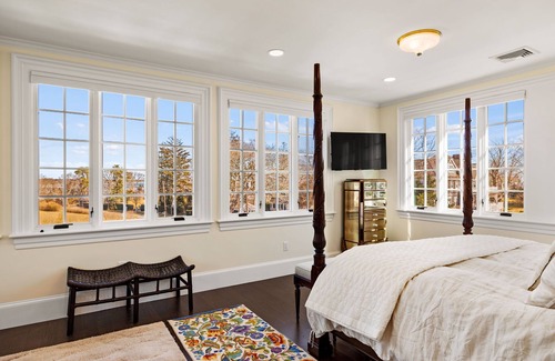 Osterville Casa | New 2024 Osterville Seaside Estate - Luxury Retreat w/ Heated Swimming Pool