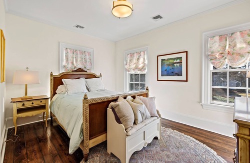 Osterville Casa | New 2024 Osterville Seaside Estate - Luxury Retreat w/ Heated Swimming Pool