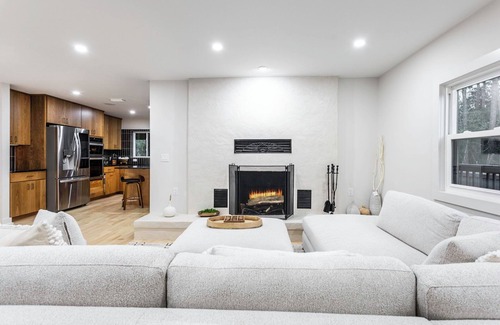 Fairhope Casa | New 2024 Waterfront Duplex - Private Modern Retreat - Groups