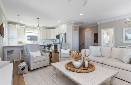 Emerald Isle Casa | New 2025 4 BR Luxury Home w/ Pool, Elevator, Gourmet Kitchen & Ocean-Sound Views