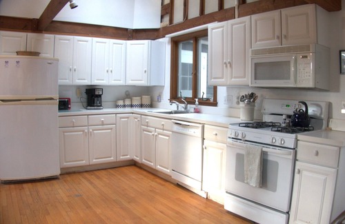 East Harwich Cabina | NEW 2025! Family friendly cabin in Harwich, water peek & walk to private beach