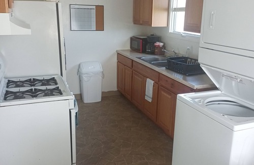 Kenai Apartamento | FREE CAR RENTAL INCLUDED! Minutes from Kenai River. 2 bed 1 bath.