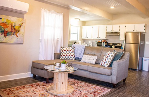 Wesley Heights Casa | *NEW* 20min Walk To BofA Stadium - FREE Parking! 1BEDROOM