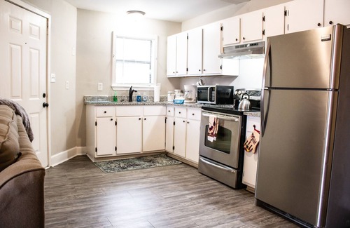 Wesley Heights Casa | *NEW* 20min Walk To BofA Stadium - FREE Parking! 1BEDROOM