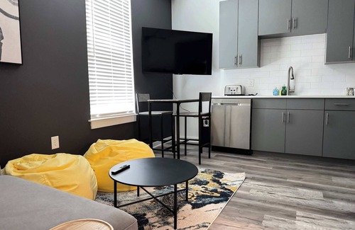 Old Fourth Ward Condominio | New 2B2B with Balcony Downtown
