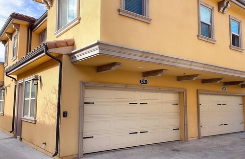 Alhambra Condominio | ⭐️⭐️⭐️⭐️⭐️New 2b3b with garage in Alhambra，walk to Costco and Target