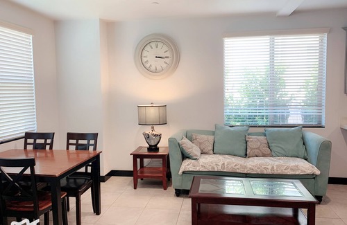 Alhambra Condominio | ⭐️⭐️⭐️⭐️⭐️New 2b3b with garage in Alhambra，walk to Costco and Target