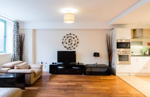 Brondesbury Apartamento | New 2BD & 2BTH Flat - 1 mins walk to underground station