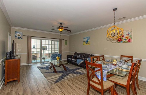 Central Myrtle Beach Apartamento | NEW 2BR 2BA Beachy Golf Villa Near Beach