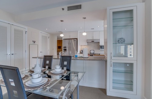Chinatown Apartamento | NEW! 2BR Furnished Apt near National Museum