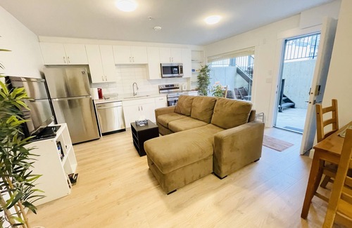 Port Coquitlam Casa | New 2BR Garden Suite,2Bath,AC,EV,Parkin,WIFI,Netfl