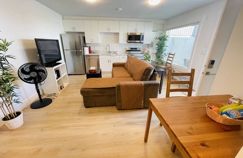 Port Coquitlam Casa | New 2BR Garden Suite,2Bath,AC,EV,Parkin,WIFI,Netfl