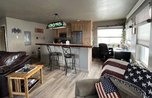 Dayton Apartamento | New 2nd story Apartment minutes from Big Horn Mountains