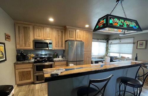 Dayton Apartamento | New 2nd story Apartment minutes from Big Horn Mountains
