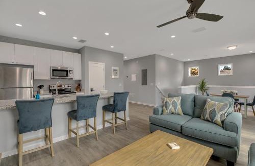 Tampa Heights Apartamento | New 3/2 Duplex Minutes From Heart of Tampa -Unit B