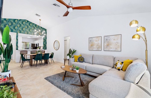 Jupiter Casa | *NEW 3/2 Pool Home, Private Yard, Great Location!