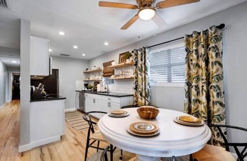 South Gate Ridge Casa | New 3 bedroom, close to Siesta