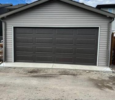 Southeast Calgary Casa | New 3 bedroom duplex with garage
