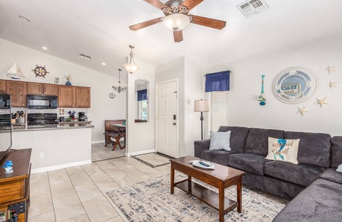 Circle Cross Ranch Casa | **NEW** 3 Bedroom w/ den! 5 Queen beds! Heated Private Pool!