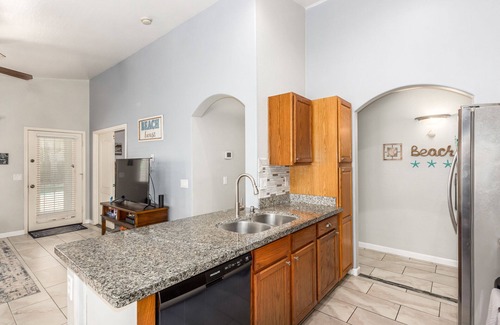 Circle Cross Ranch Casa | **NEW** 3 Bedroom w/ den! 5 Queen beds! Heated Private Pool!